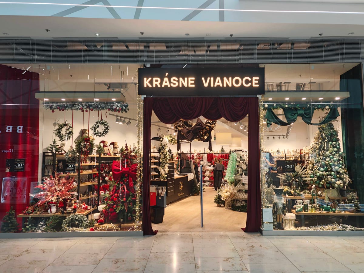 Predajňa Eurovea pri Douglas — Bratislava